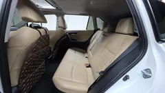 2023 Toyota RAV4 2.5 2WD Hybrid XLE, белый — фото 16