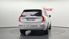 2022 Volvo XC90 T8 Ultimate Bright Hybrid, белый — фото 4