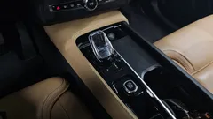 2022 Volvo XC90 T8 Ultimate Bright Hybrid, белый — фото 9