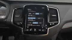 2022 Volvo XC90 T8 Ultimate Bright Hybrid, белый — фото 17
