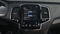 2022 Volvo XC90 T8 Ultimate Bright Hybrid, белый — фото 18