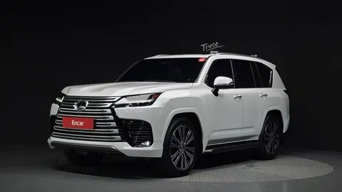 2025 Lexus LX 700h Luxury