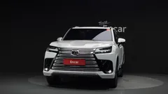 2025 Lexus LX 700h Luxury — фото 3