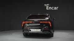 2024 Kia K5 Signature, чёрный — фото 4