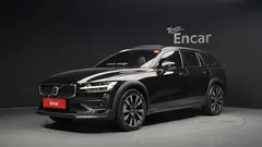 2023 Volvo V60 B5 Ultimate AWD, чёрный — фото 1