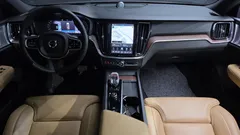 2023 Volvo V60 B5 Ultimate AWD, чёрный — фото 7