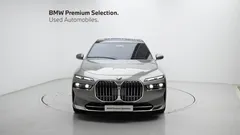 2023 BMW 7-Series 740d xDrive Design Pure Excellence, серый — фото 3