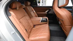 2023 BMW 7-Series 740d xDrive Design Pure Excellence, серый — фото 16