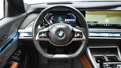 2023 BMW 7-Series 740d xDrive Design Pure Excellence, серый — фото 17