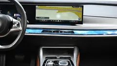 2023 BMW 7-Series 740d xDrive Design Pure Excellence, серый — фото 18