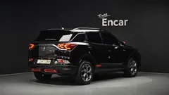 2022 KG_Mobility_Ssangyong KORANDO Gasoline 1.5 2WD R-Plus, чёрный — фото 2
