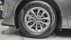 2023 Toyota Sienna 2.5 Hybrid AWD, серый — фото 5