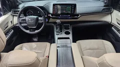 2023 Toyota Sienna 2.5 Hybrid AWD, серый — фото 7