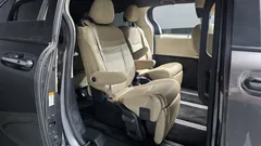 2023 Toyota Sienna 2.5 Hybrid AWD, серый — фото 12