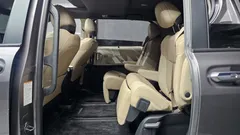 2023 Toyota Sienna 2.5 Hybrid AWD, серый — фото 13
