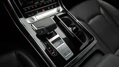 2022 Audi Q8 45 TDI Quattro Premium, чёрный — фото 9