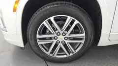 2023 ChevroletGMDaewoo Traverse 3.6 AWD Hi Country, белый — фото 5