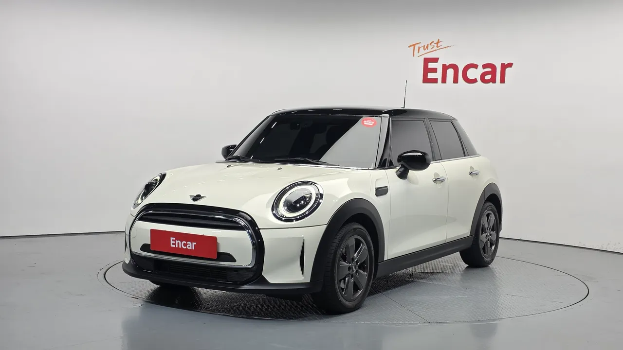 2023 Mini Cooper 5Door Classic Launch Pack