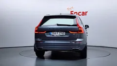 2021 Volvo XC60 B5 Inscription, серый — фото 4