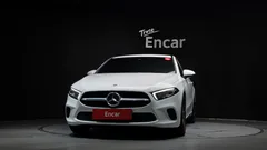 2022 Mercedes-Benz A-Class A220 Hatchback — фото 3