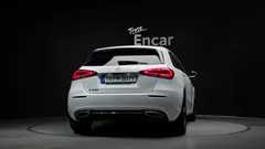 2022 Mercedes-Benz A-Class A220 Hatchback — фото 4