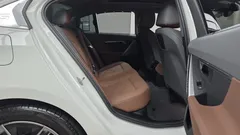 2024 BMW 5-Series 530i xDrive, белый — фото 11