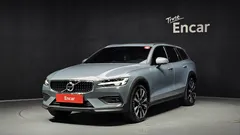 2022 Volvo V60 B5 Pro AWD — фото 1