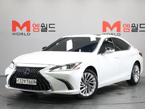 2022 Lexus ES Luxury Plus