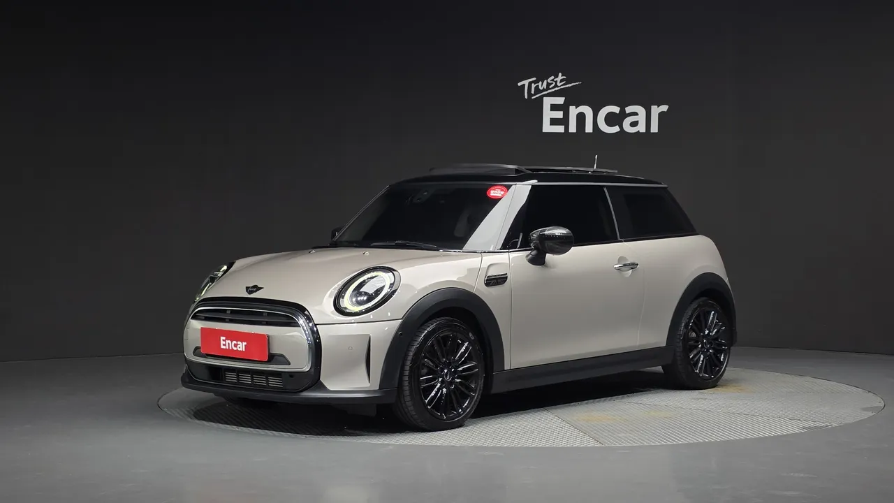 2024 Mini Cooper Classic Plus Launch Pack