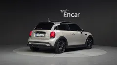 2024 Mini Cooper Classic Plus Launch Pack, перламутровый — фото 2