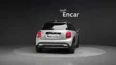 2024 Mini Cooper Classic Plus Launch Pack, перламутровый — фото 4