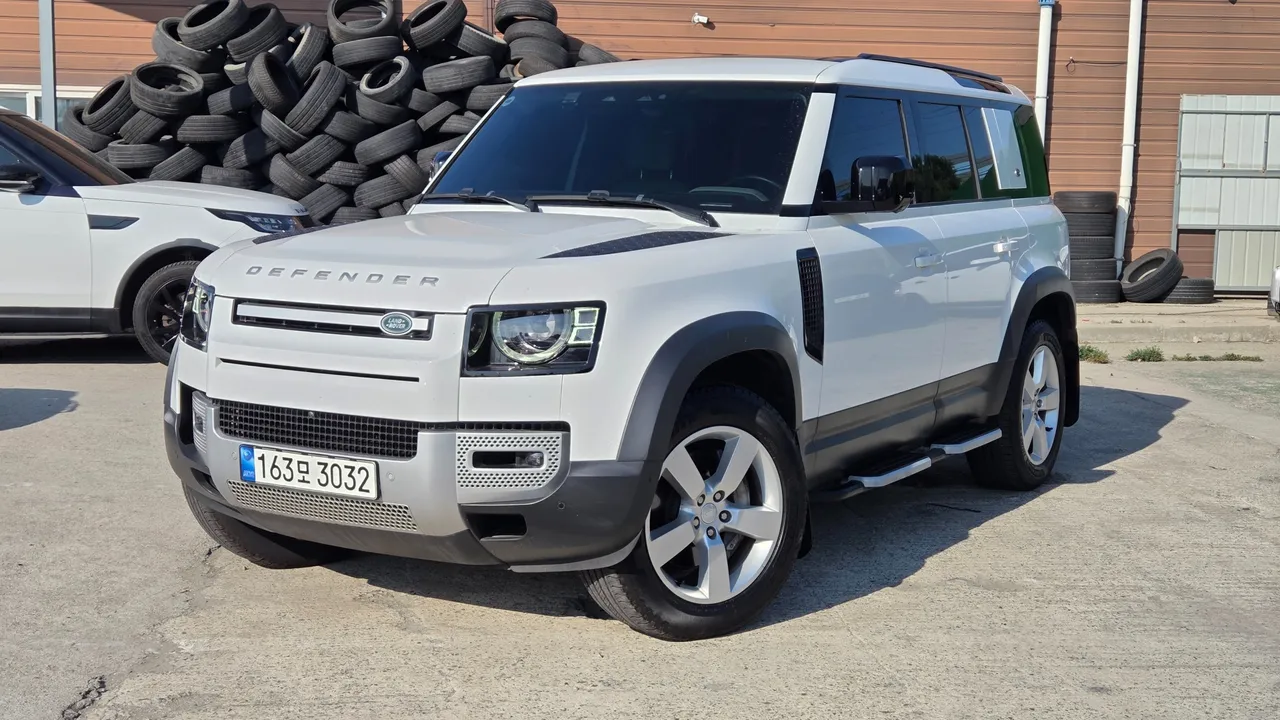 2022 Land Rover Defender 110 D300 HSE