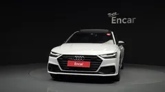 2022 Audi A7 55 TFSI Quattro Premium, белый — фото 3