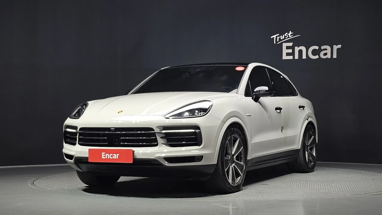 2022 Porsche Cayenne 3.0 E-Hybrid Coupe