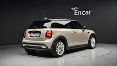 2022 Mini Cooper 클래식 플러스 — фото 2