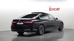 2021 BMW 7-Series 740Li xDrive M Sport Package — фото 2