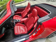 2023 Porsche 911 Carrera 4 Cabriolet, красный — фото 10