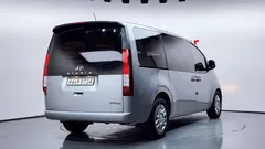 2022 Hyundai Staria Cargo 3-Seater, серо-серебристый — фото 2