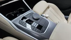 2024 BMW 3-Series 320i M Sport, белый — фото 9