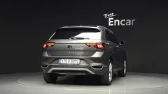2021 Volkswagen T-Roc 2.0 TDI Premium, серый — фото 4