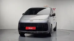 2023 Hyundai Staria Lounge 7-Seater — фото 3