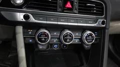 2022 Genesis G70 Gasoline 2.0T 2WD — фото 17