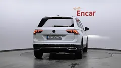 2022 Volkswagen Tiguan 2.0 TDI Premium, белый — фото 4