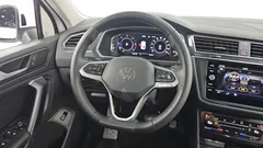 2022 Volkswagen Tiguan 2.0 TDI Premium, белый — фото 13