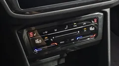 2022 Volkswagen Tiguan 2.0 TDI Premium, белый — фото 17