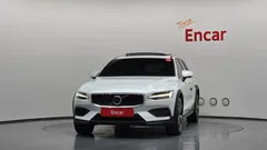 2021 Volvo V60 B5 Pro AWD, белый — фото 3