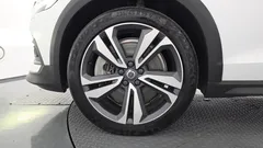 2021 Volvo V60 B5 Pro AWD, белый — фото 5