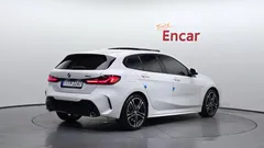 2022 BMW 1-Series 120i M Sports, белый — фото 2
