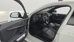 2022 BMW 1-Series 120i M Sports, белый — фото 10