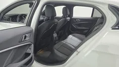 2022 BMW 1-Series 120i M Sports, белый — фото 12